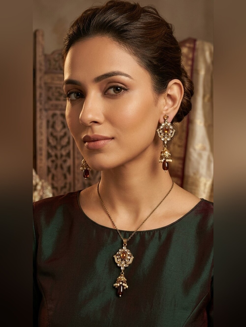 Pendant and Earring Set Vintage Style